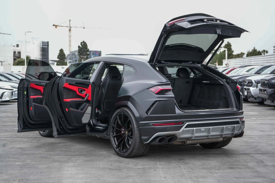 2021 Lamborghini Urus - Image 31 of 31