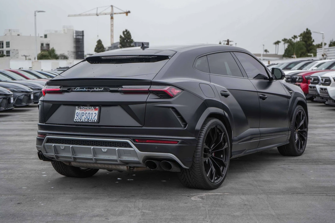 2021 Lamborghini Urus - Image 14 of 31