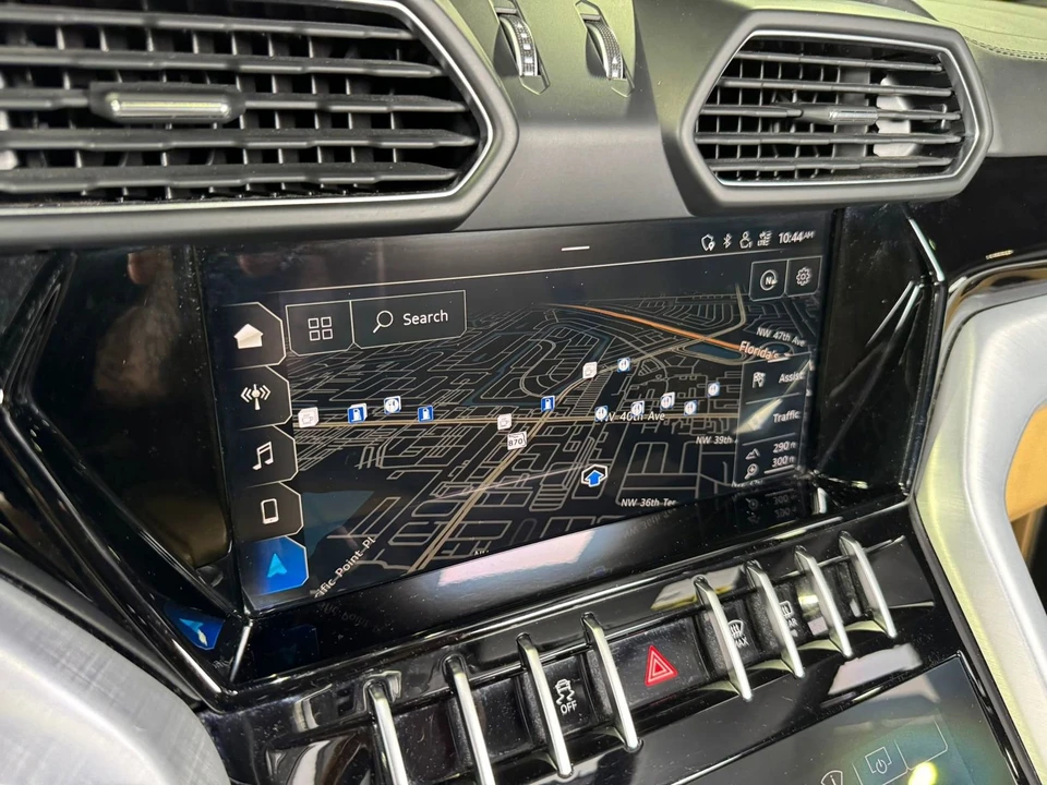 2021 Lamborghini Urus - Image 24 of 31