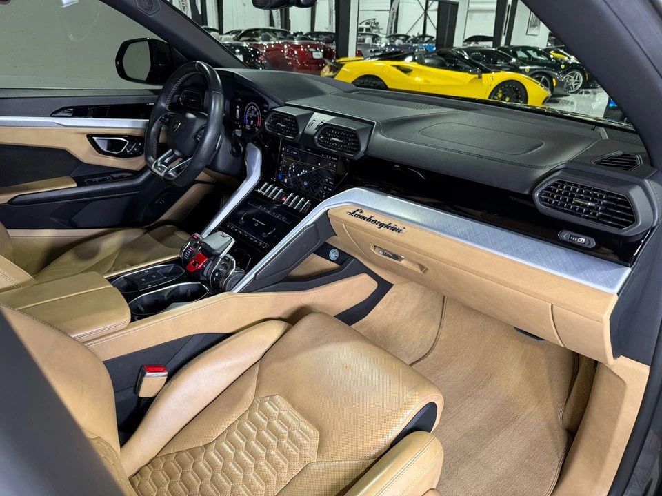 2021 Lamborghini Urus - Image 19 of 21