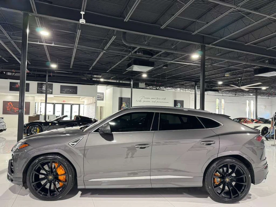 2021 Lamborghini Urus - Image 4 of 31