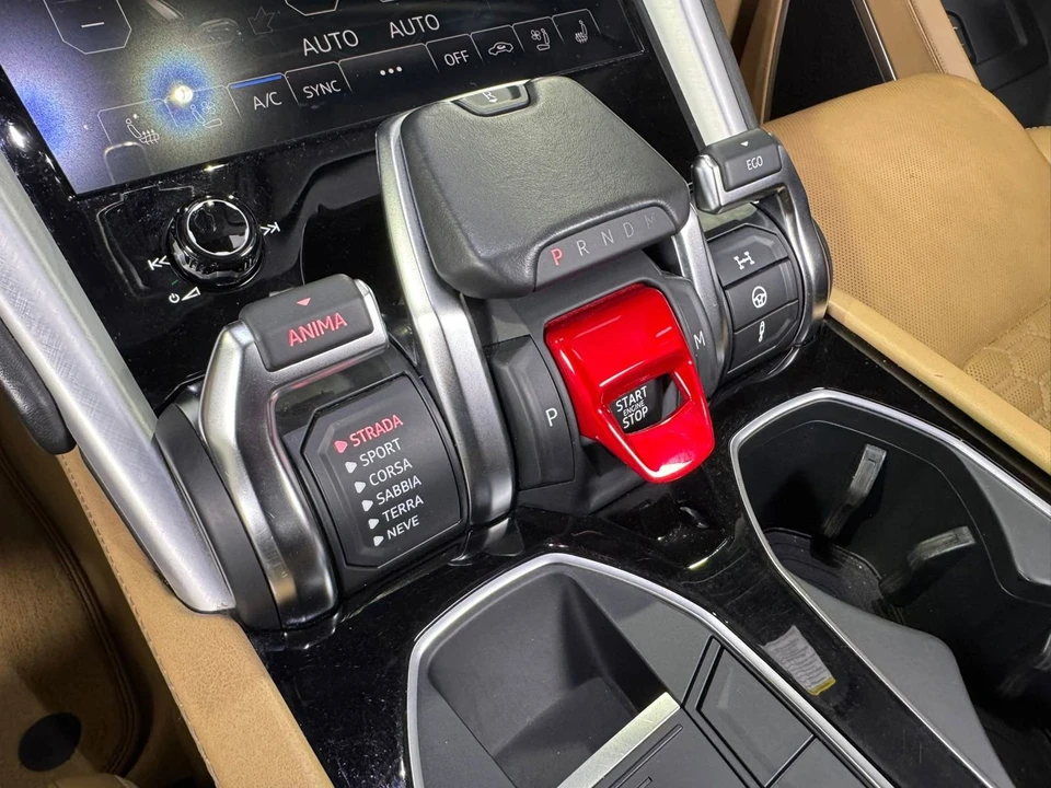 2021 Lamborghini Urus - Image 27 of 31
