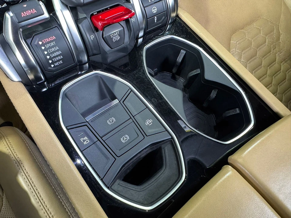 2021 Lamborghini Urus - Image 29 of 31