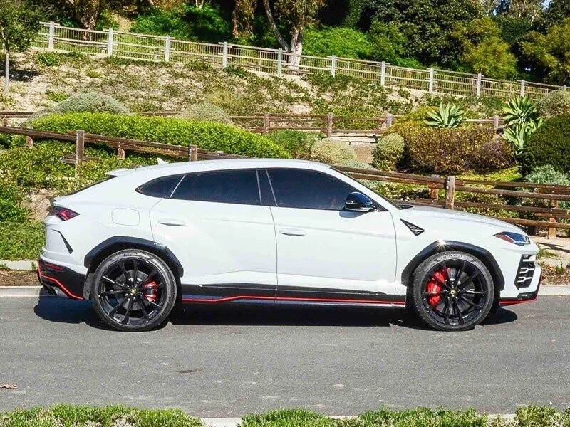 2021 Lamborghini Urus - Image 7 of 21