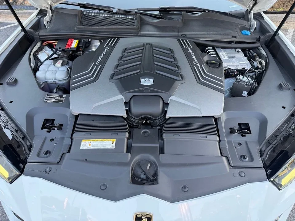 2021 Lamborghini Urus - Image 7 of 31