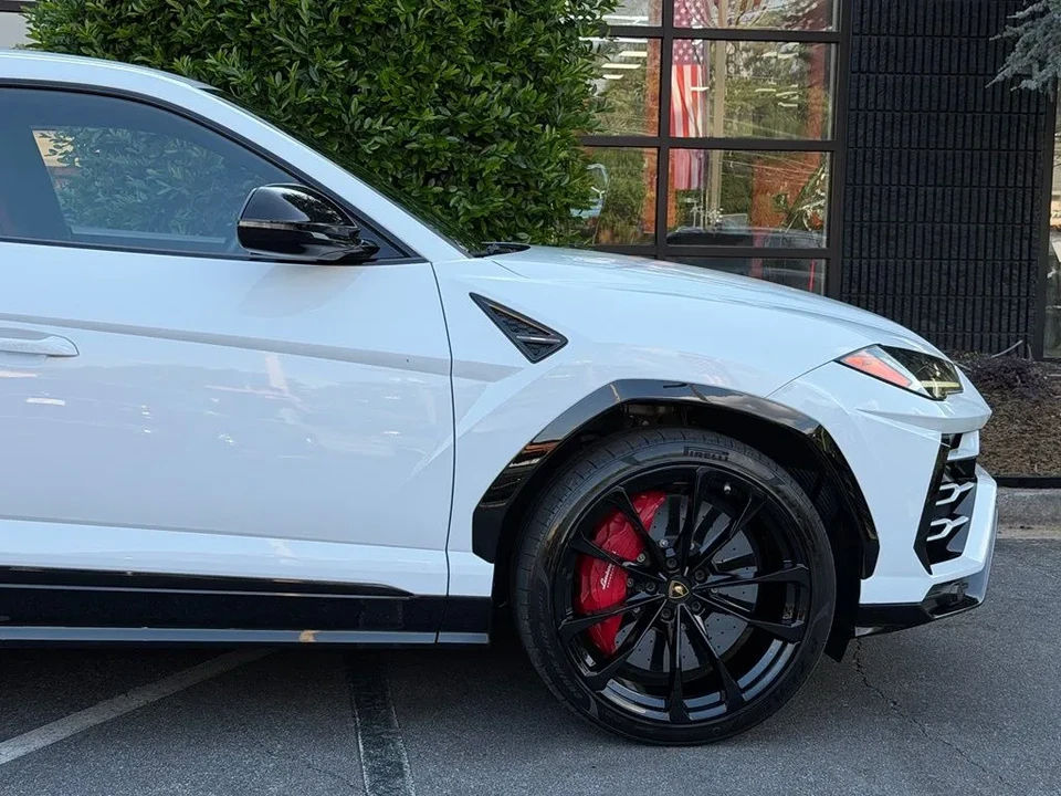 2021 Lamborghini Urus - Image 24 of 31