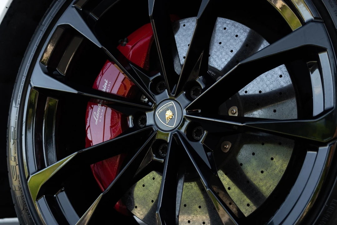 2021 Lamborghini Urus - Image 9 of 12