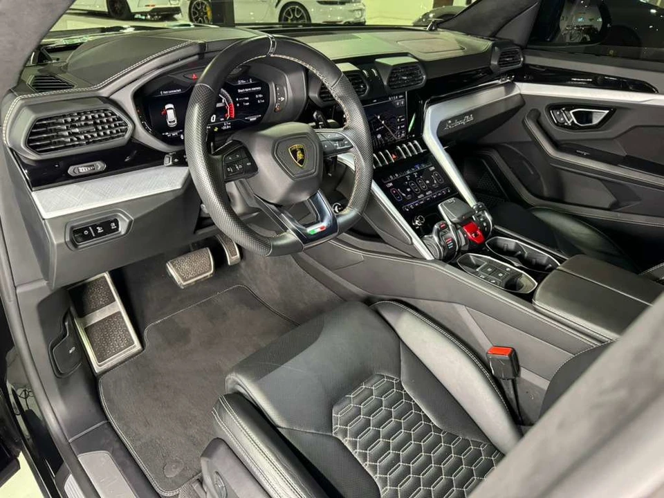 2021 Lamborghini Urus - Image 9 of 12