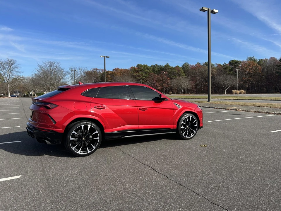 2021 Lamborghini Urus - Image 14 of 31
