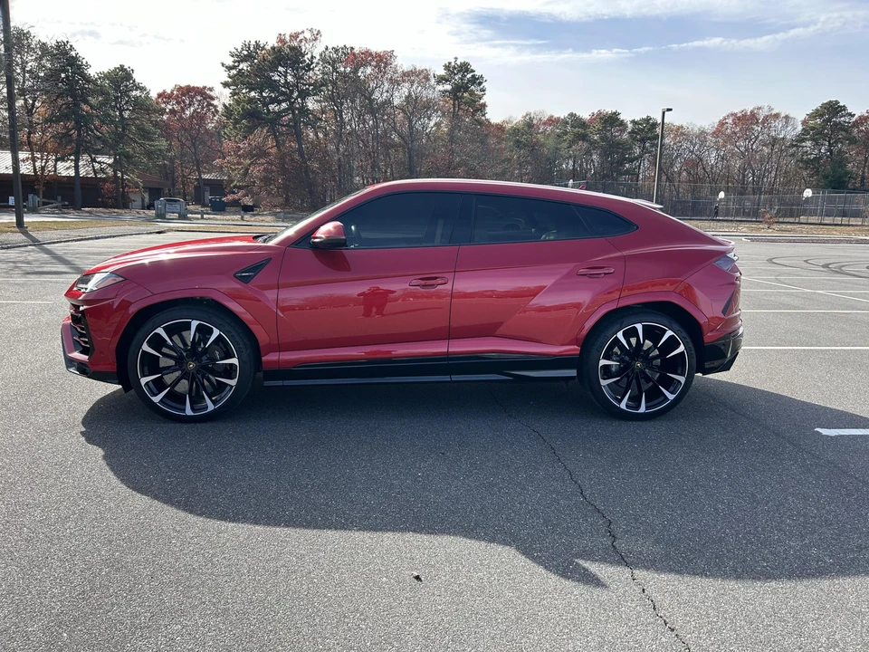 2021 Lamborghini Urus - Image 5 of 31