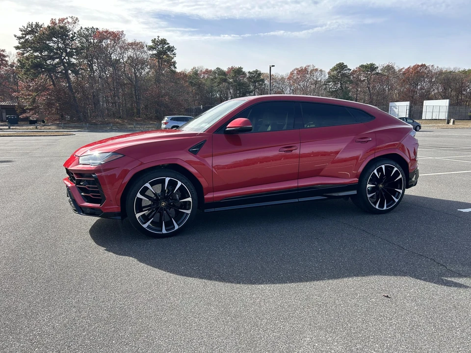 2021 Lamborghini Urus - Image 4 of 31