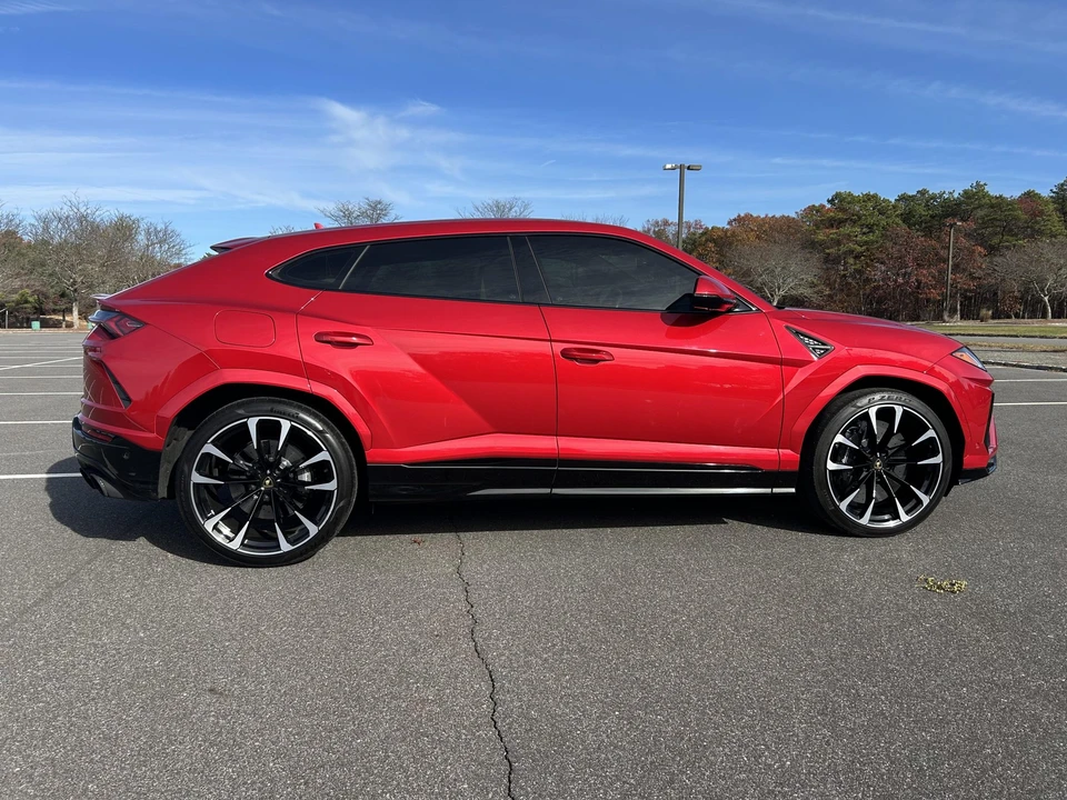 2021 Lamborghini Urus - Image 15 of 31