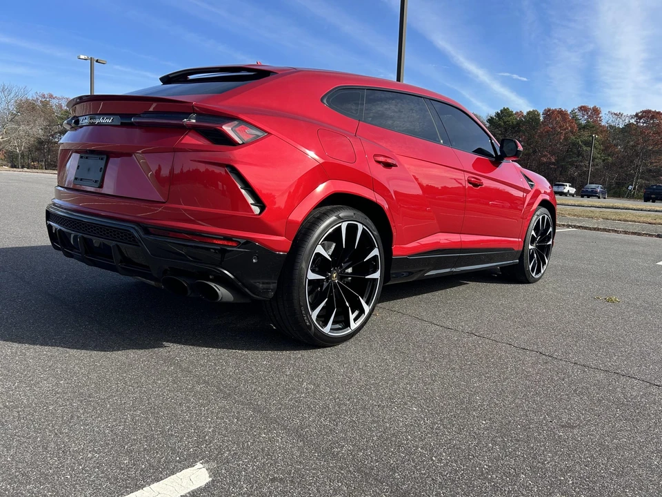 2021 Lamborghini Urus - Image 13 of 31