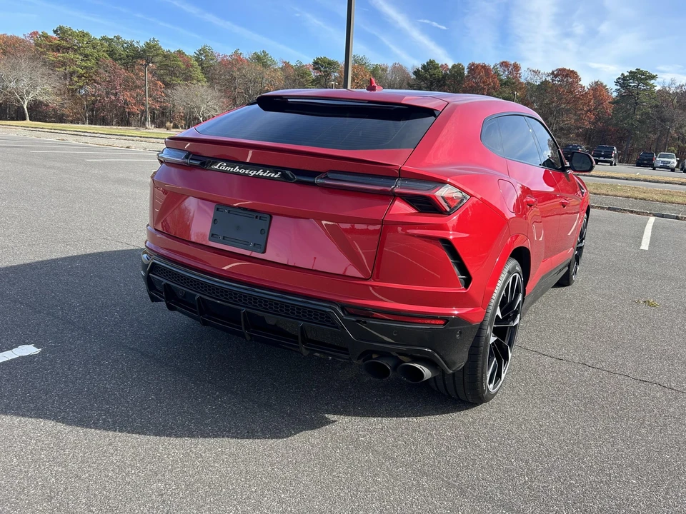 2021 Lamborghini Urus - Image 11 of 31