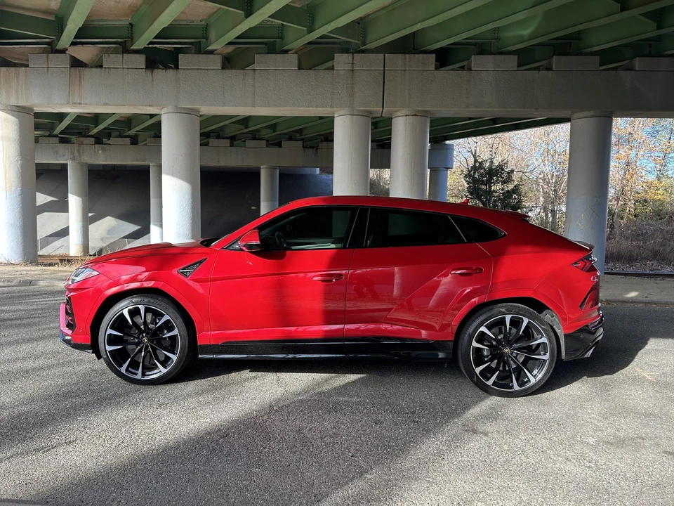 2021 Lamborghini Urus - Image 29 of 31