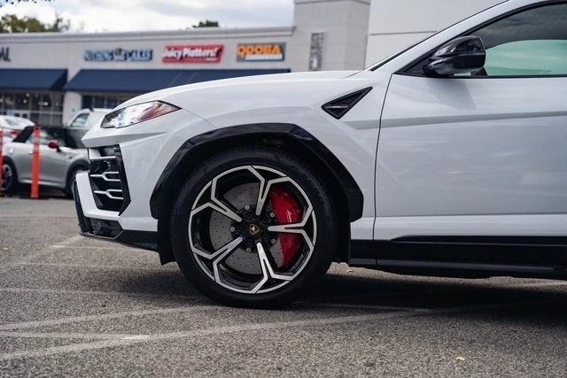 2021 Lamborghini Urus - Image 10 of 12