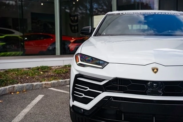 2021 Lamborghini Urus - Image 2 of 12