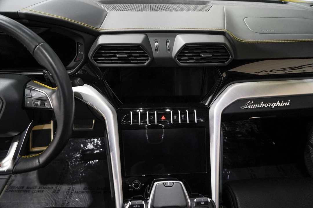 2021 Lamborghini Urus - Image 11 of 21