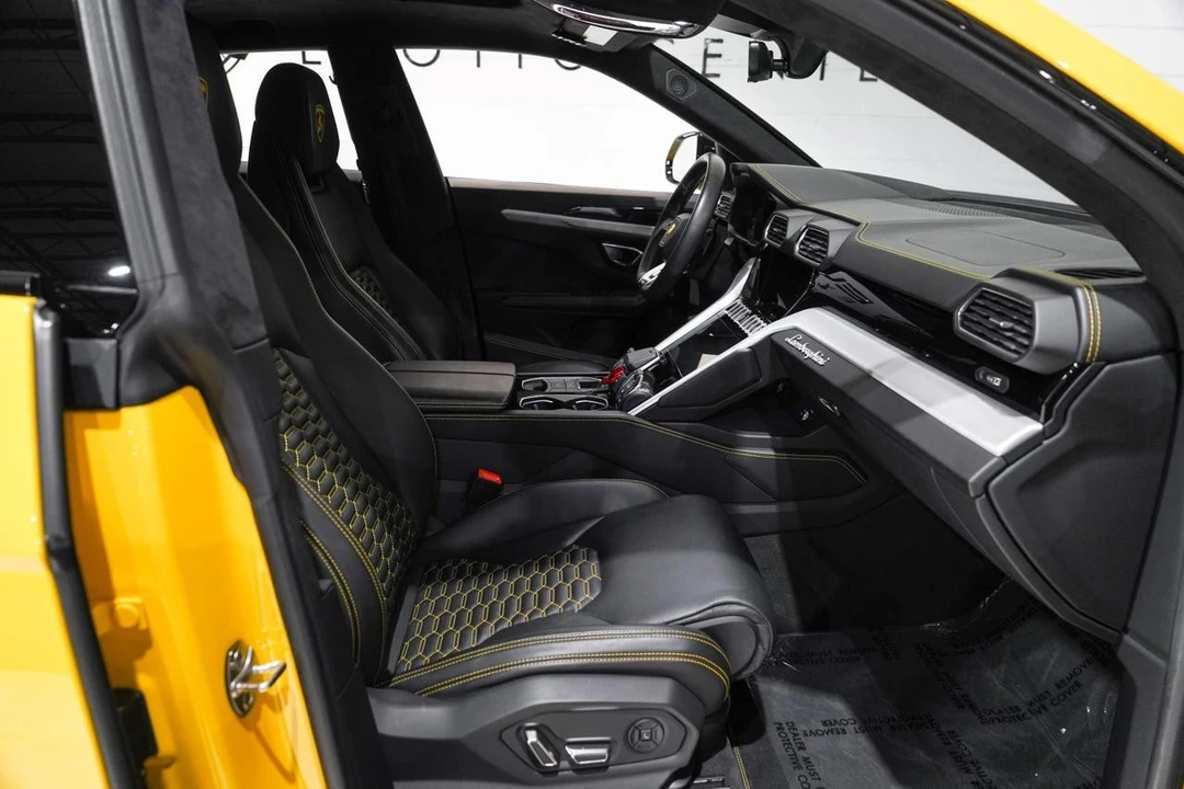 2021 Lamborghini Urus - Image 16 of 21