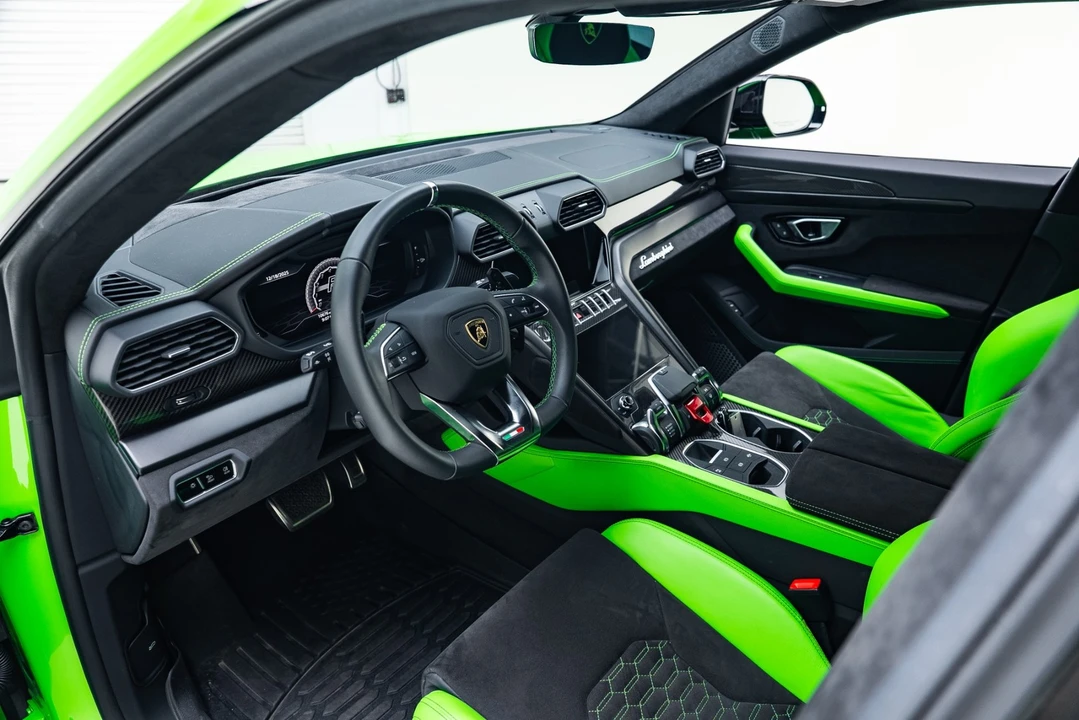2021 Lamborghini Urus - Image 2 of 21