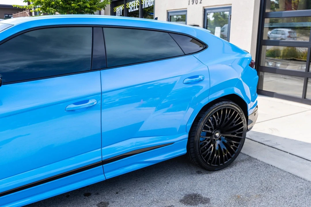 2021 Lamborghini Urus - Image 9 of 12