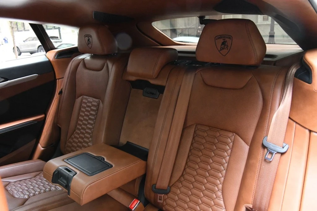 2021 Lamborghini Urus - Image 11 of 12