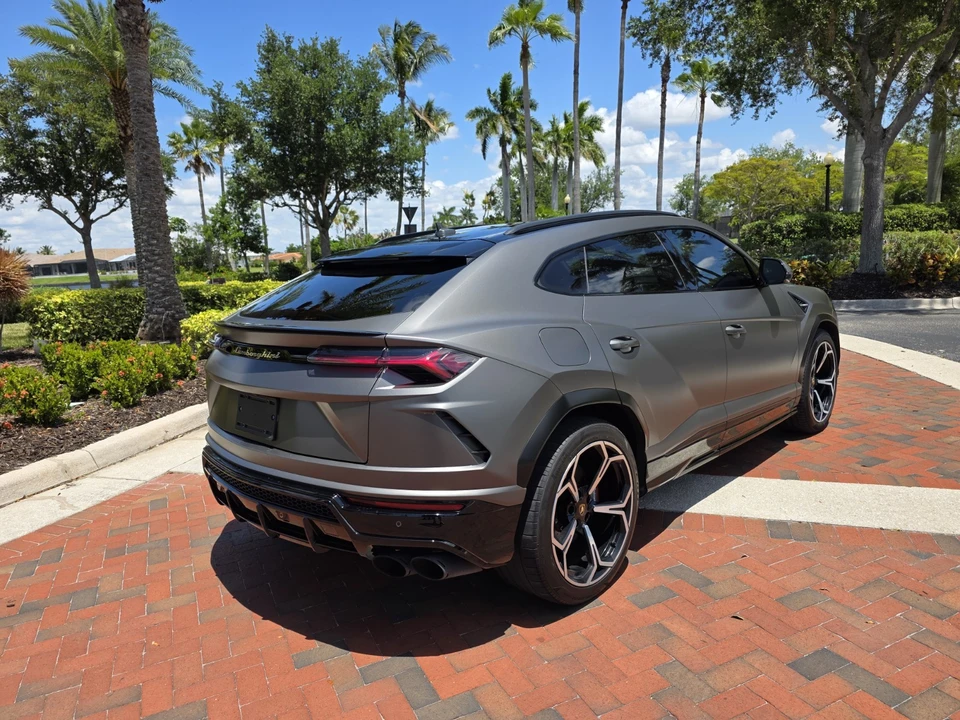 2021 Lamborghini Urus - Image 7 of 17