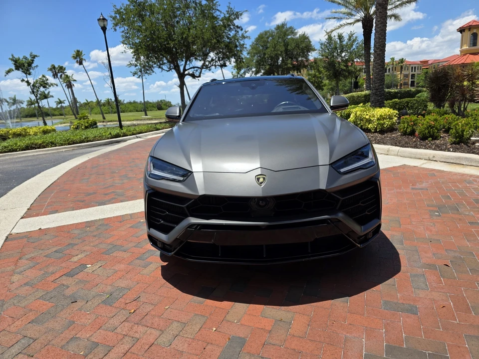 2021 Lamborghini Urus - Image 2 of 17