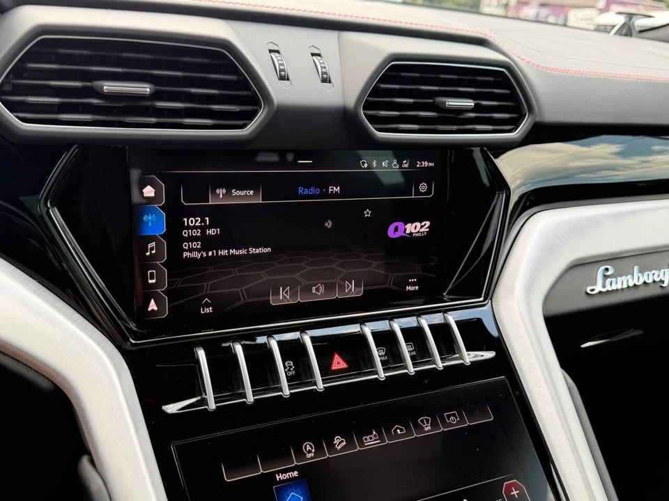 2021 Lamborghini Urus - Image 11 of 20