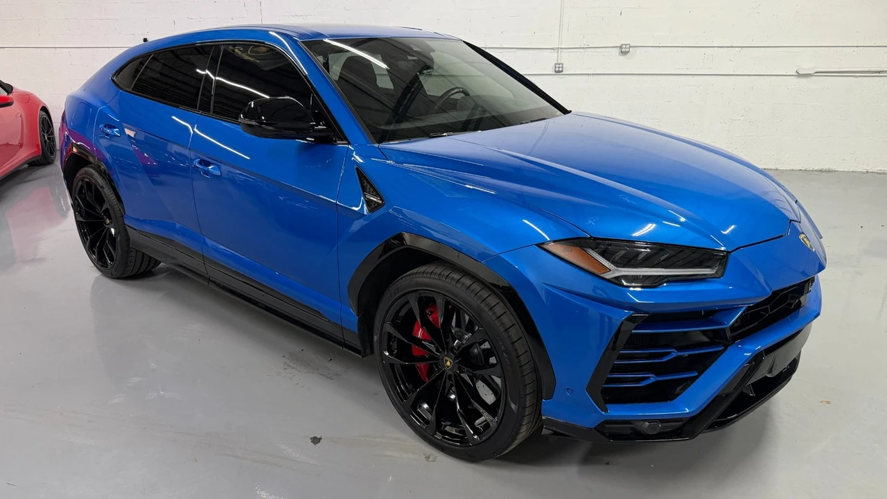 2021 Lamborghini Urus - Image 2 of 31