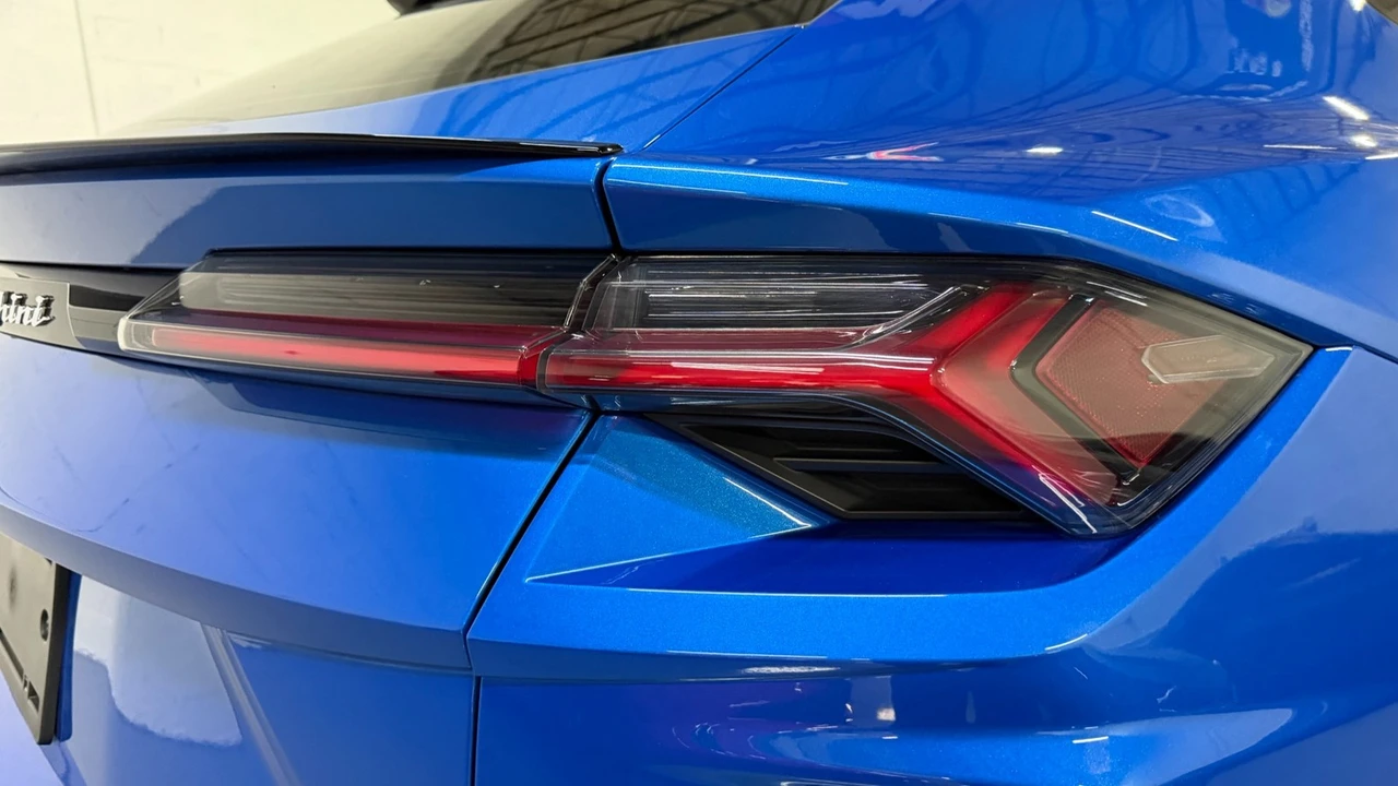 2021 Lamborghini Urus - Image 14 of 31