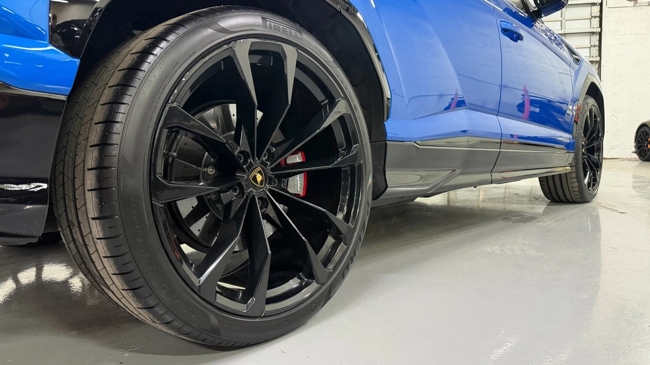 2021 Lamborghini Urus - Image 10 of 31