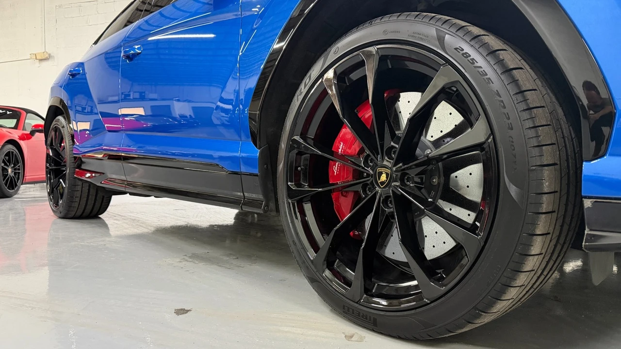 2021 Lamborghini Urus - Image 8 of 31