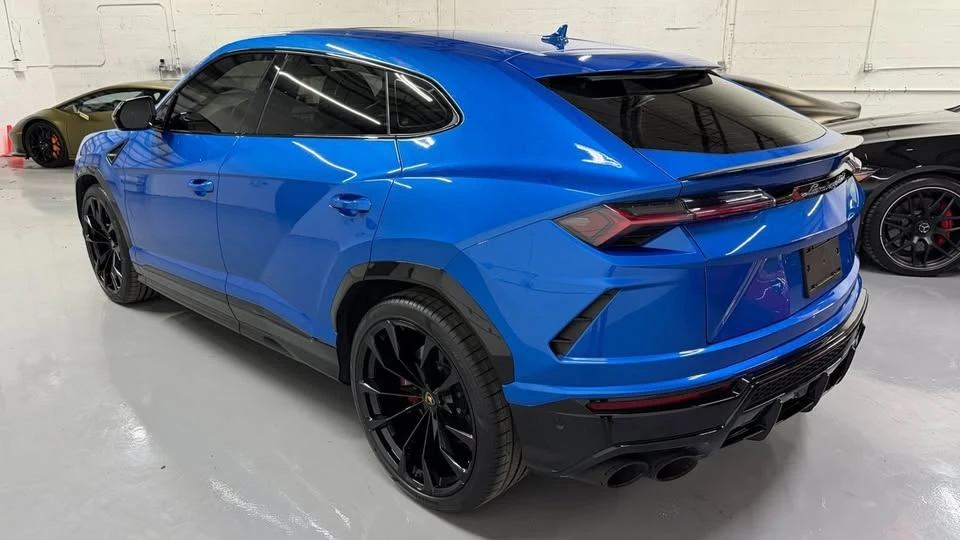 2021 Lamborghini Urus - Image 2 of 20