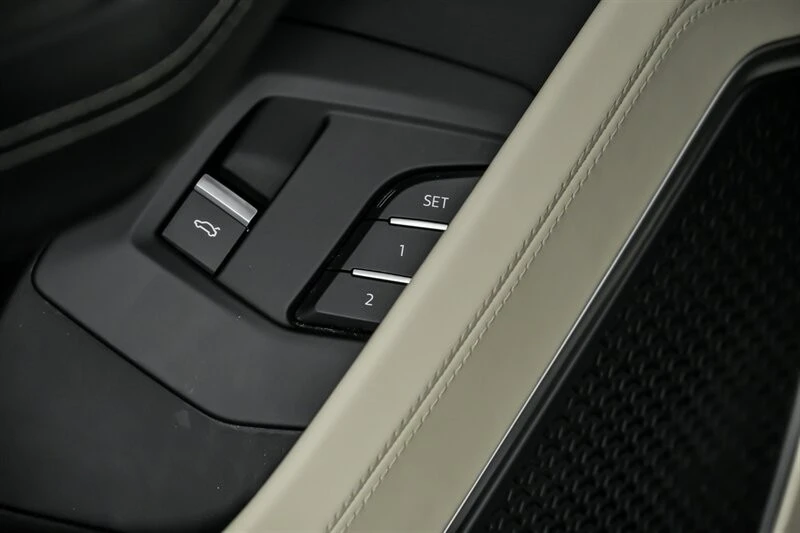 2021 Lamborghini Urus - Image 18 of 21