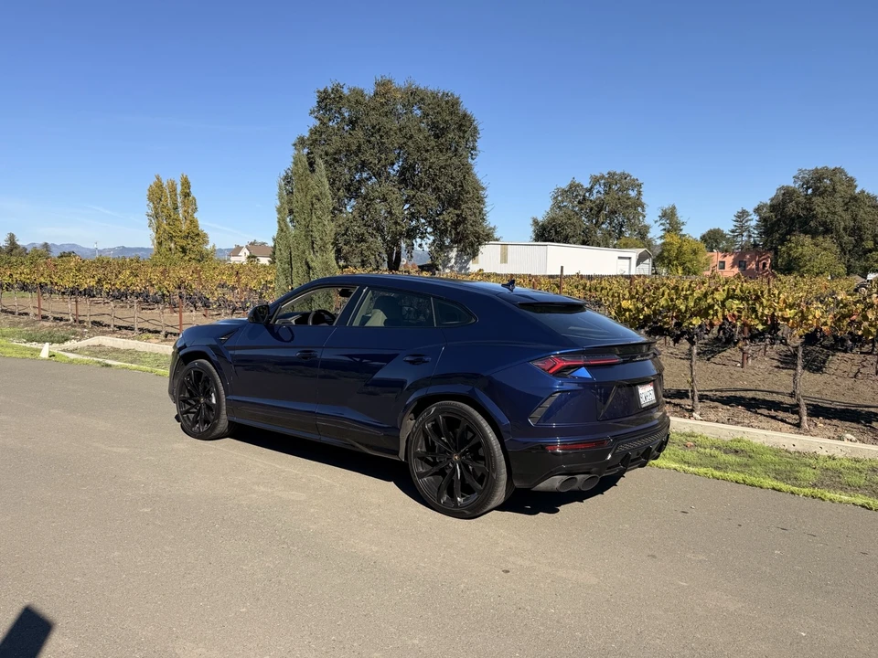 2021 Lamborghini Urus - Image 4 of 12