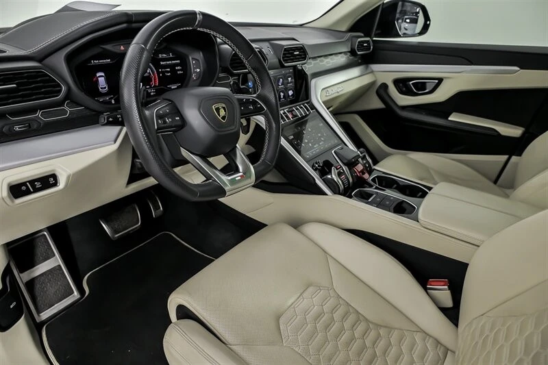 2021 Lamborghini Urus - Image 19 of 21