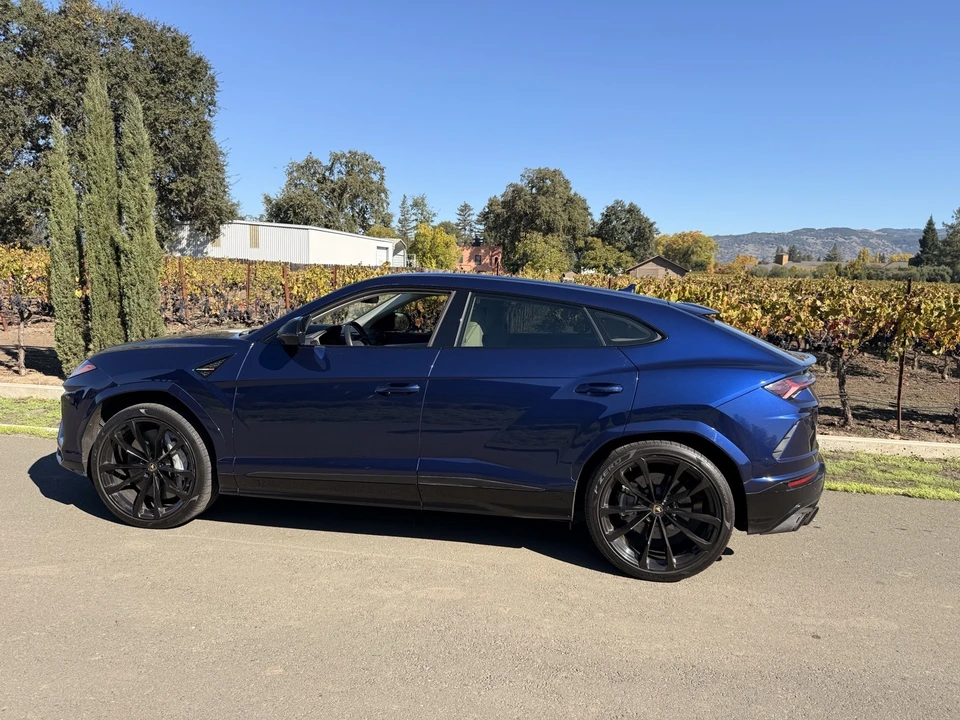 2021 Lamborghini Urus - Image 3 of 12