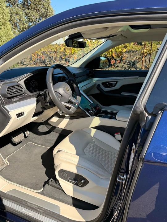 2021 Lamborghini Urus - Image 7 of 12