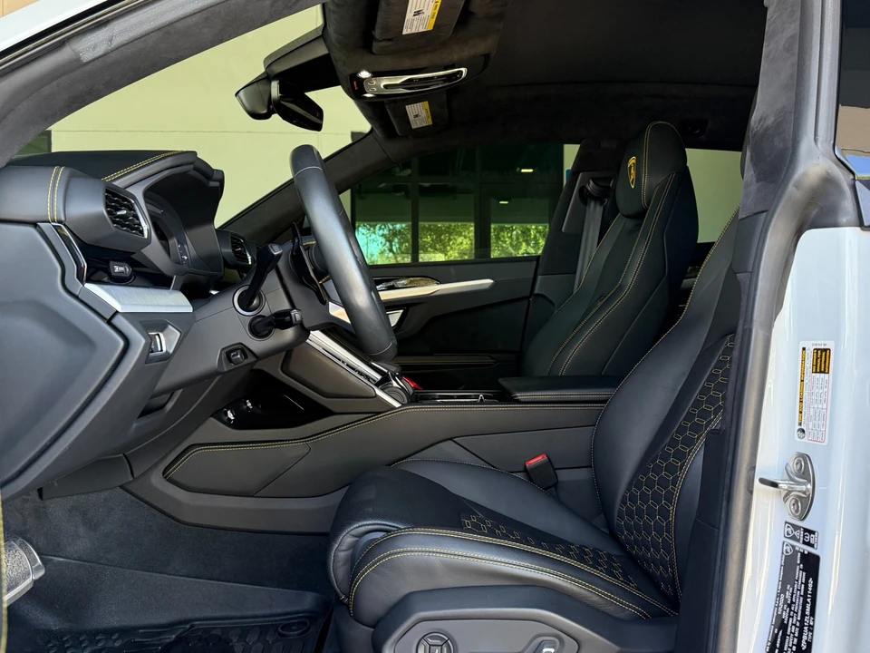 2021 Lamborghini Urus - Image 19 of 21