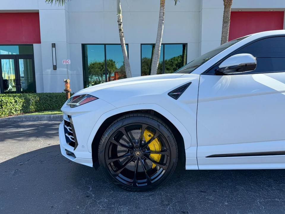 2021 Lamborghini Urus - Image 14 of 21
