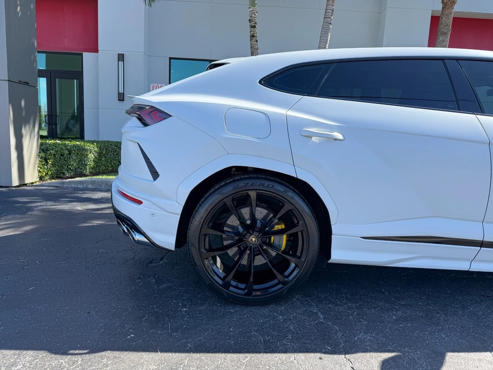 2021 Lamborghini Urus - Image 5 of 21