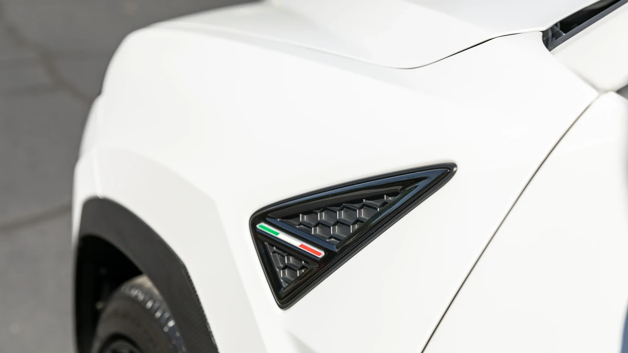 2021 Lamborghini Urus - Image 23 of 31