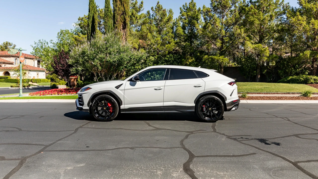 2021 Lamborghini Urus - Image 9 of 31