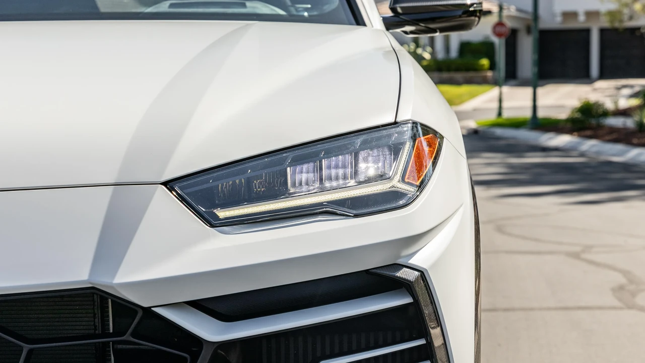 2021 Lamborghini Urus - Image 17 of 31
