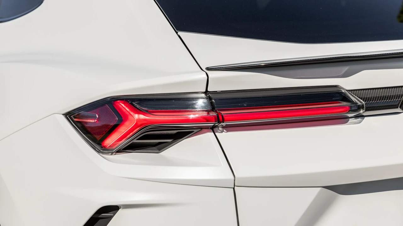 2021 Lamborghini Urus - Image 20 of 31