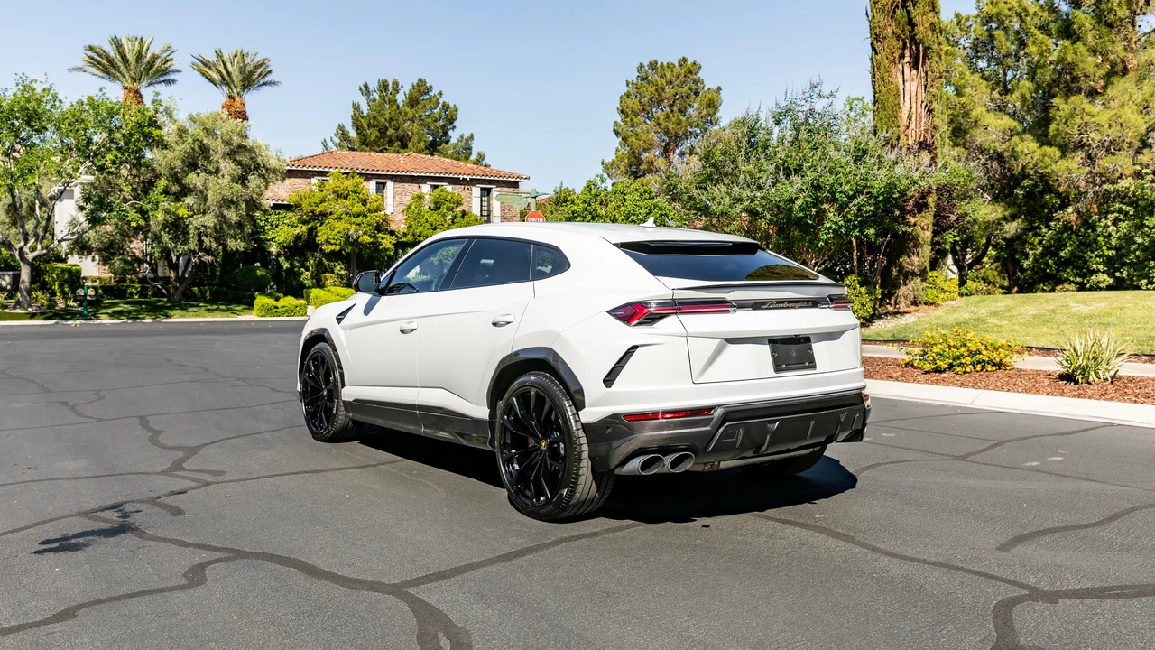 2021 Lamborghini Urus - Image 8 of 31