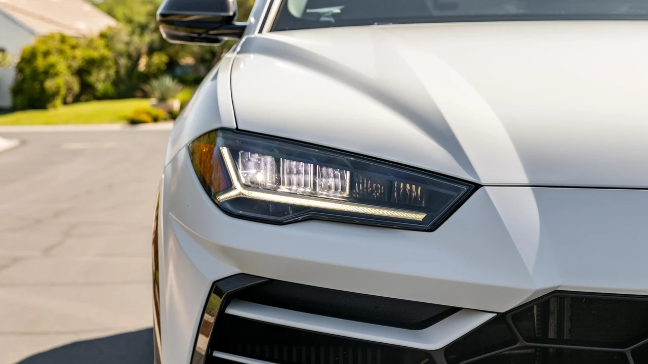 2021 Lamborghini Urus - Image 18 of 31