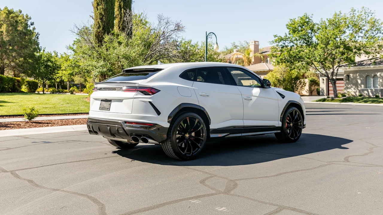 2021 Lamborghini Urus - Image 5 of 31