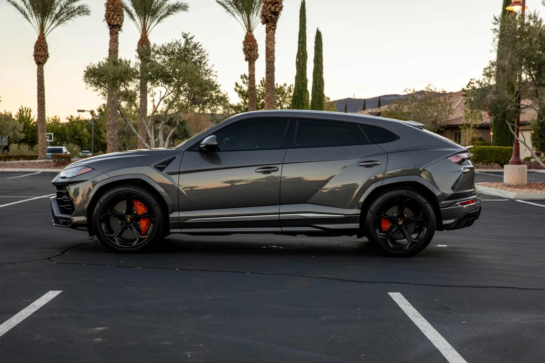 2021 Lamborghini Urus - Image 9 of 31